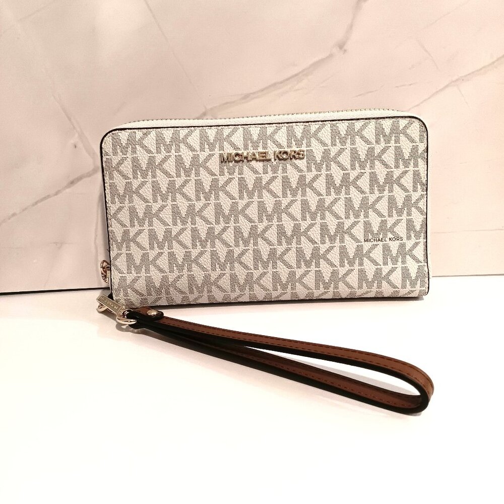 NWT ~ MICHAEL KORS LOGO PRINT CANVAS JET SET VANILLA WRISTLET PHONE WALLET ~ NWT